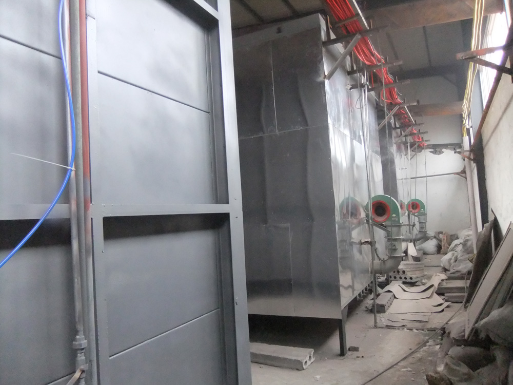 無錫某公司合作購置全纖維臺車爐施工現場